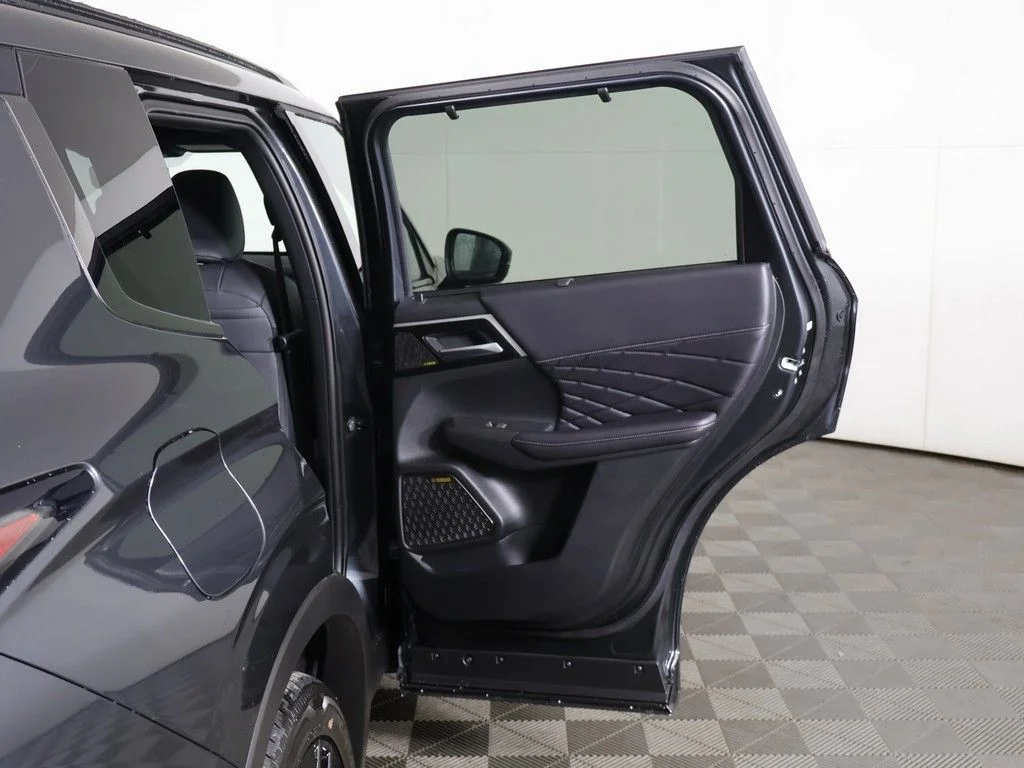 New 2026 Gray Mitsubishi Black Edition image 29