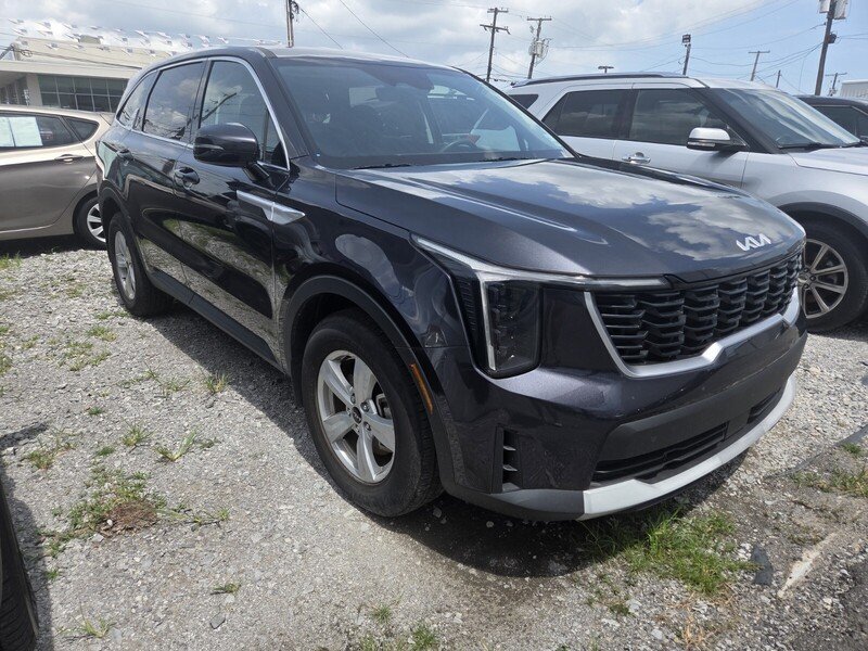 Used 2025 Gray Kia LX image 4