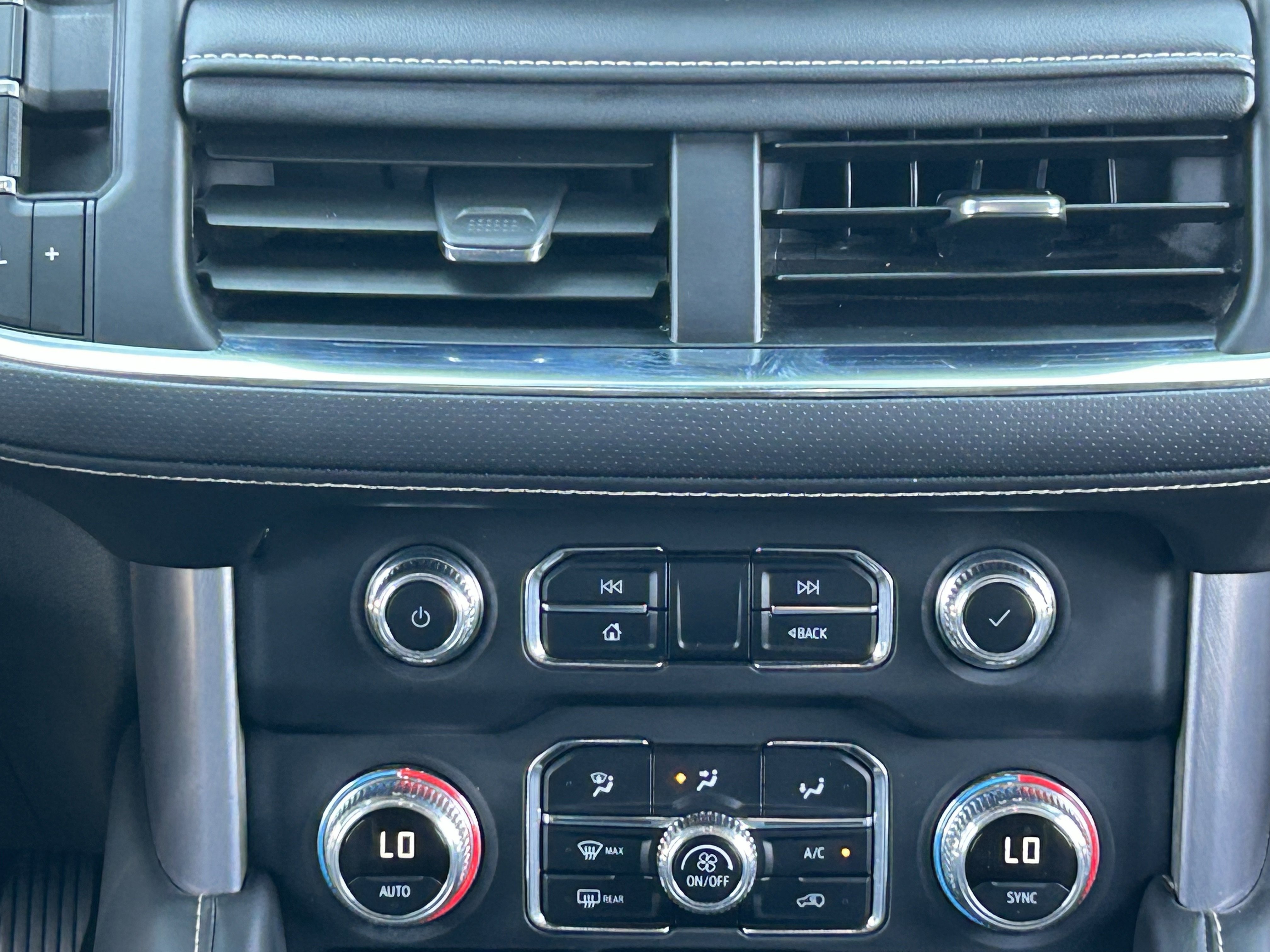 2024 GMC Yukon SLT - Photo 20