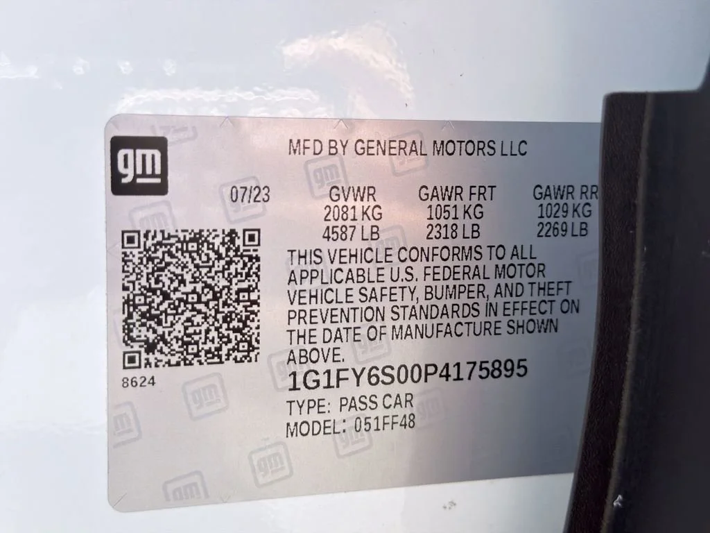 Used 2023 Summit White Chevrolet LT image 41