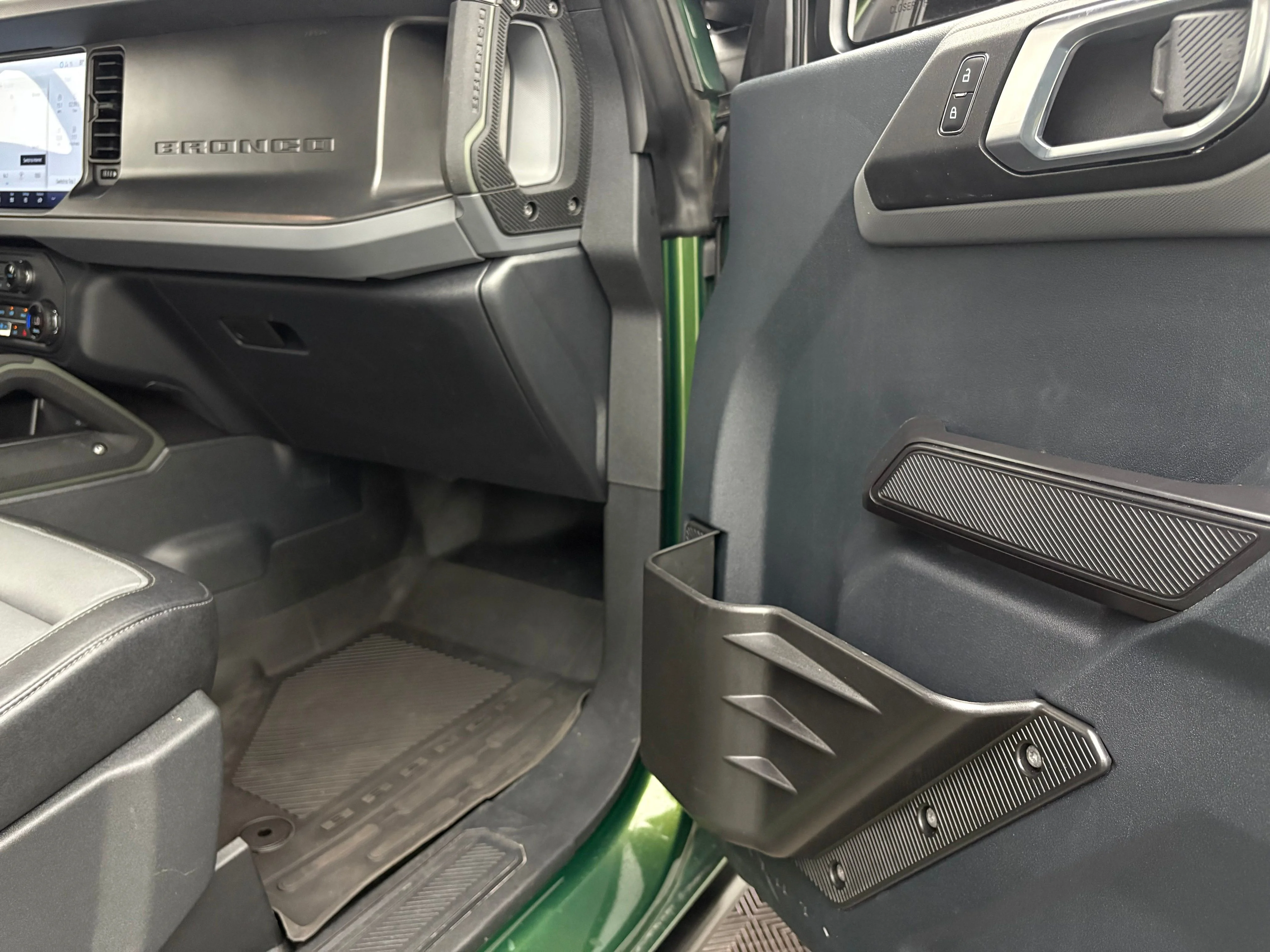 Used 2024 Green Metallic Ford Everglades image 38