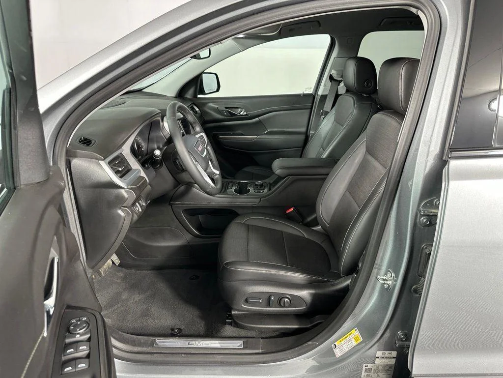 Used 2023 Sterling Metallic GMC SLT image 9
