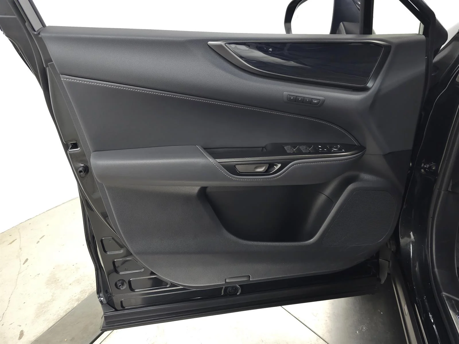 Certified Used 2026 Caviar Lexus PREMIUM image 15