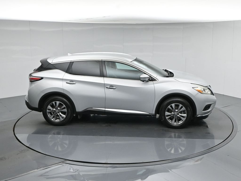 Used 2016 Silver Nissan SL image 36