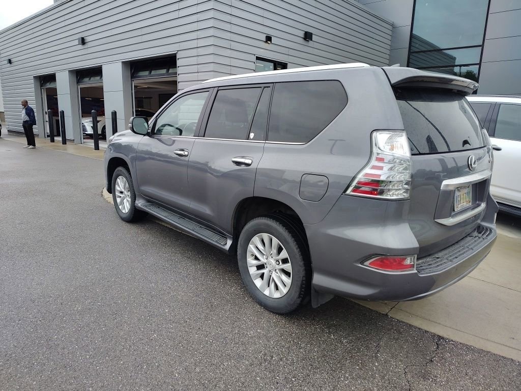Certified Used 2023 Gray Pearl Lexus 460 Premium image 6