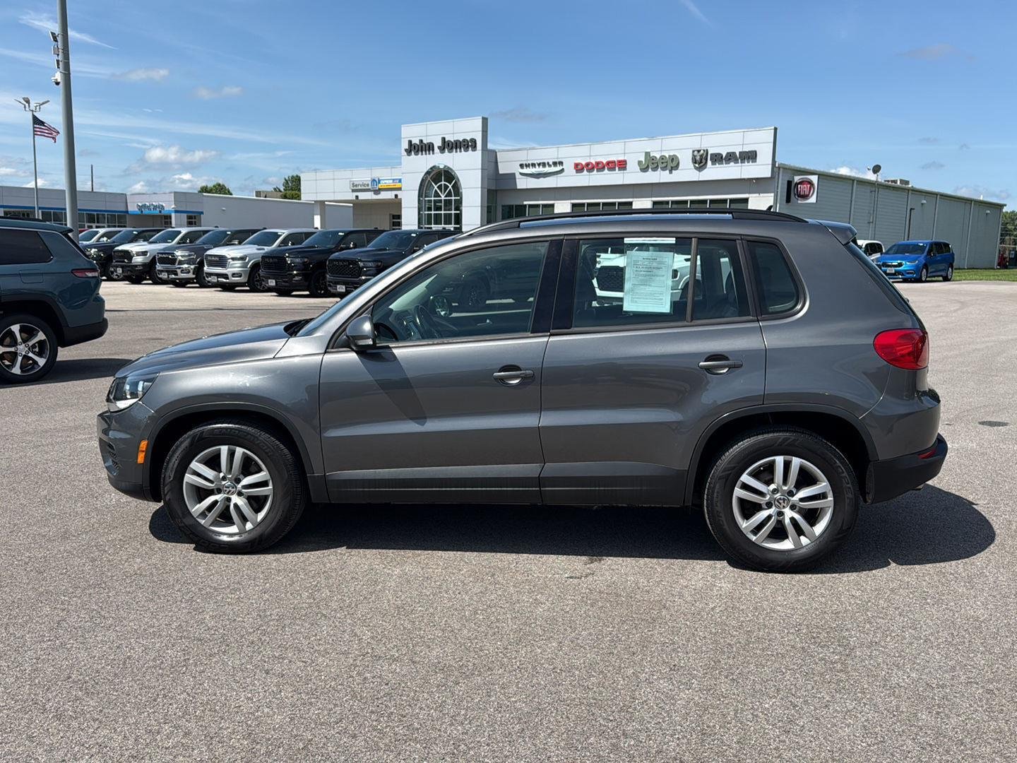 Used 2016 Pepper Gray Metallic Volkswagen S image 7