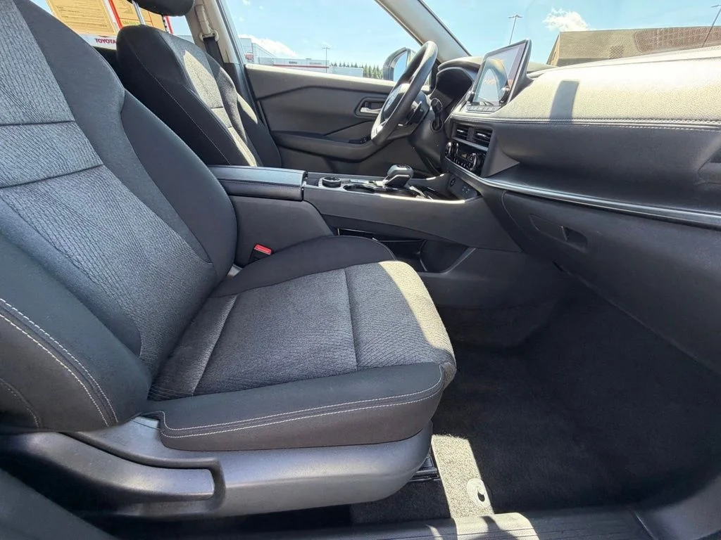 Used 2024 White Nissan SV image 39