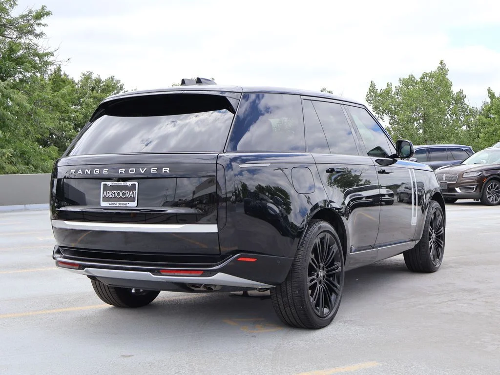 Certified Used 2025 Santorini Black Metallic Land Rover Autobiography image 7