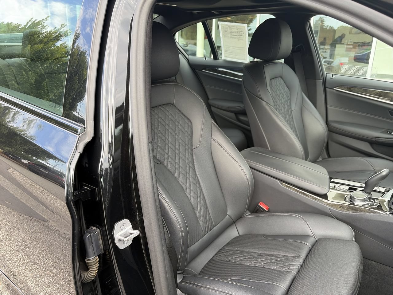 Used 2023 Black Sapphire Metallic BMW 540i image 37