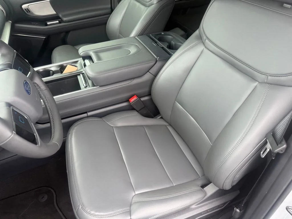 New 2026 Space Silver Metallic Ford MAX Active image 17