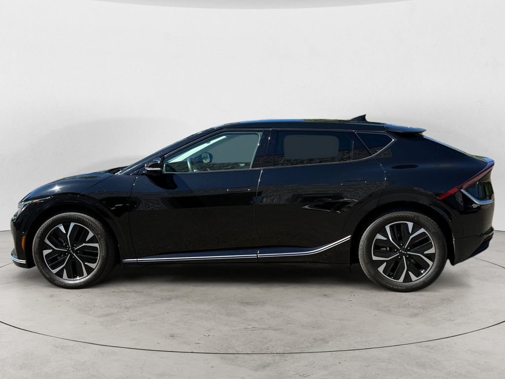 Used 2023 Black Kia Wind image 8