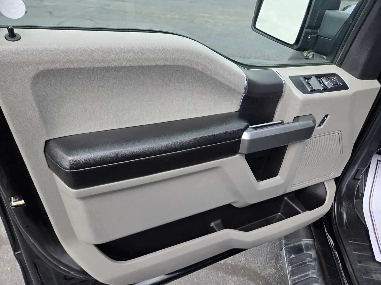 Used 2018  Ford XLT image 32