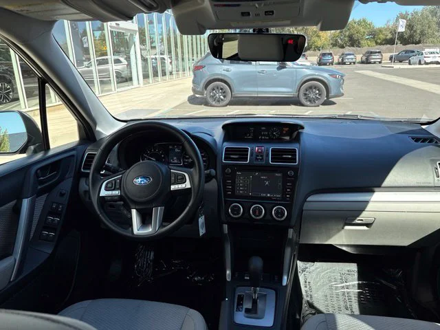 Used 2018 Gray Subaru 2.5i Premium image 9