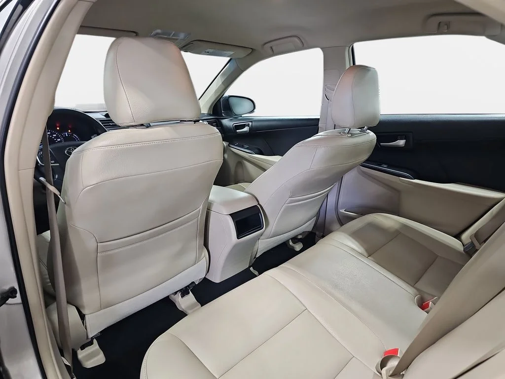 Used 2013 Beige Toyota LE image 13