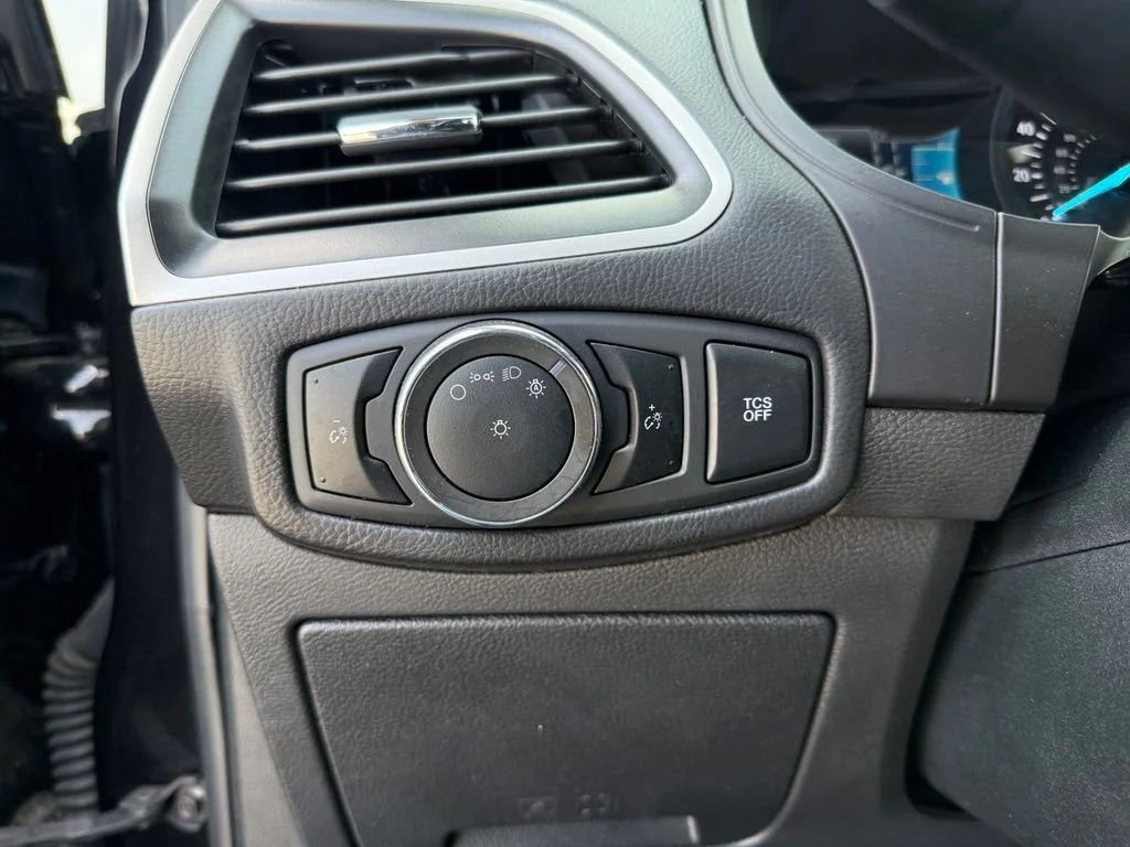 Used 2024 Black Ford SEL image 29