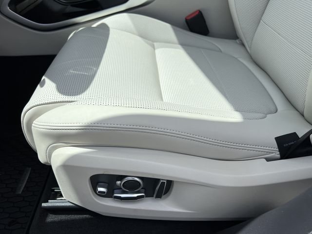 2026 Jaguar F-Pace R-Dynamic S - Photo 17