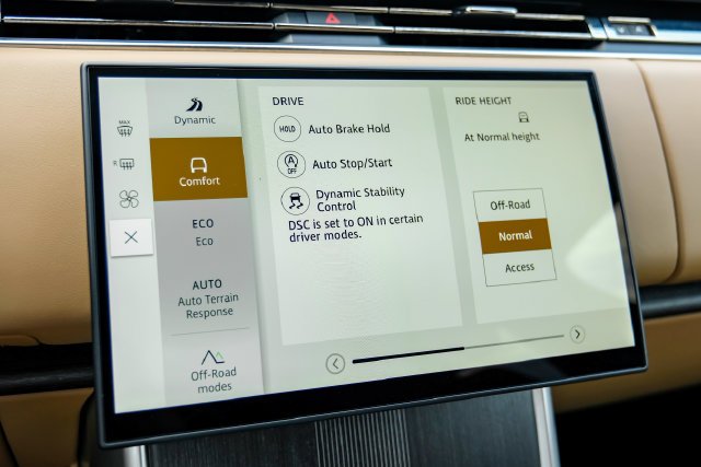 Used 2025 Gray Land Rover Autobiography image 28