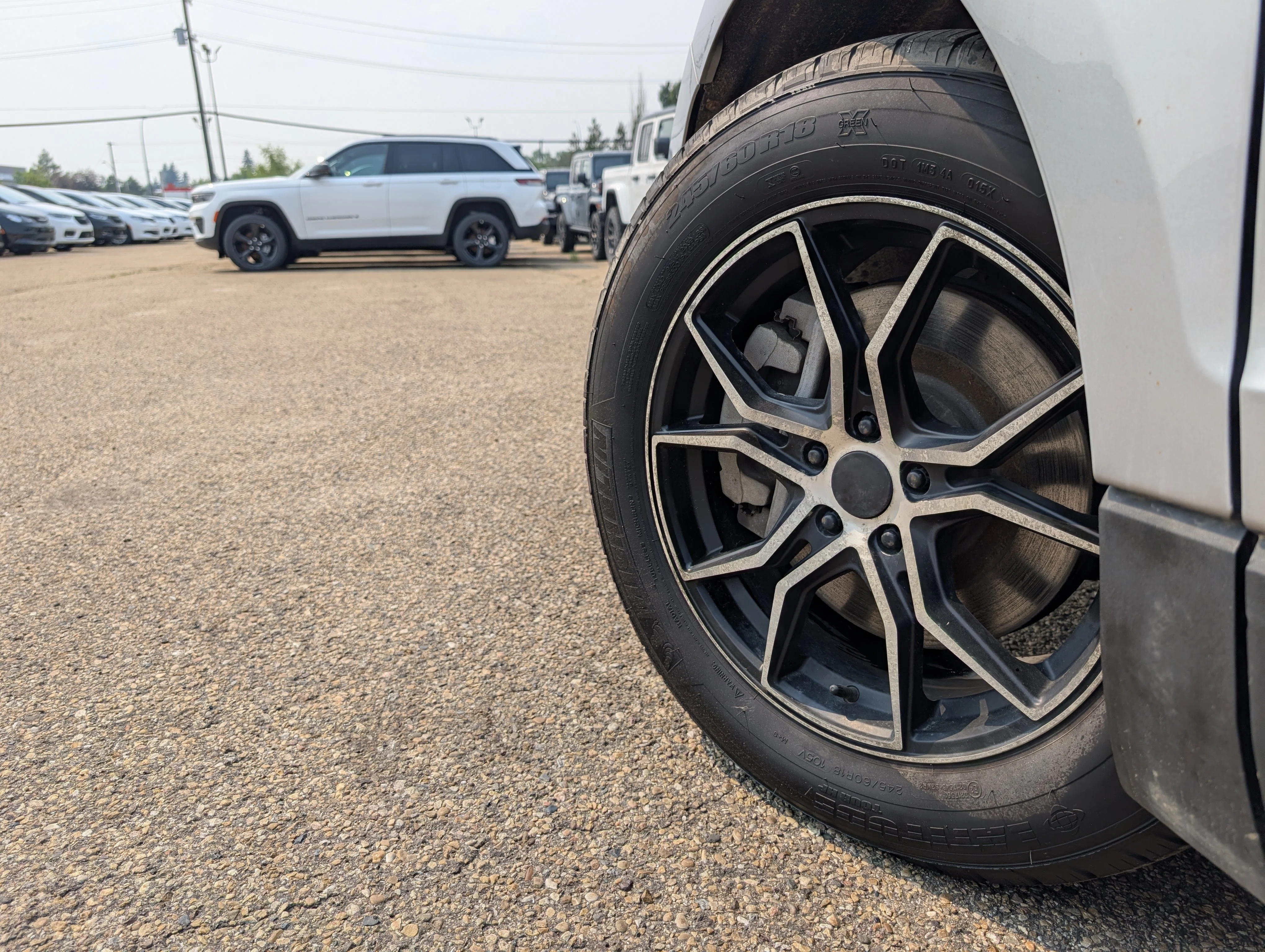Used 2022 Silver Metallic Ford SEL AWD image 12
