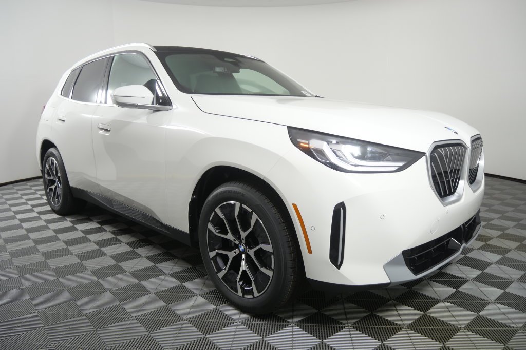 New 2026 Alpine White BMW 30 xDrive image 2