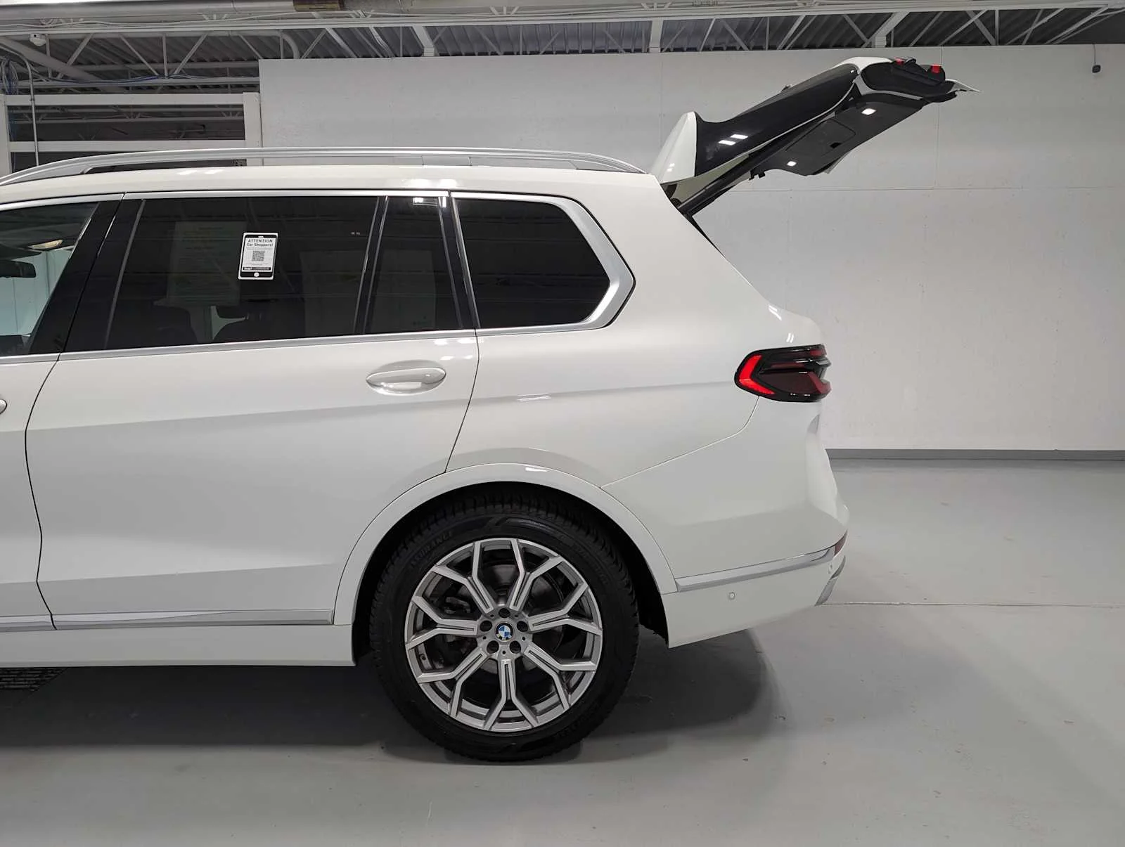 Used 2023 Alpine White BMW xDrive40i image 11