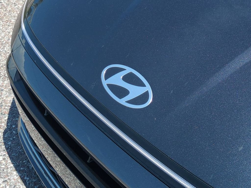 Used 2025 Gray Hyundai SE image 13