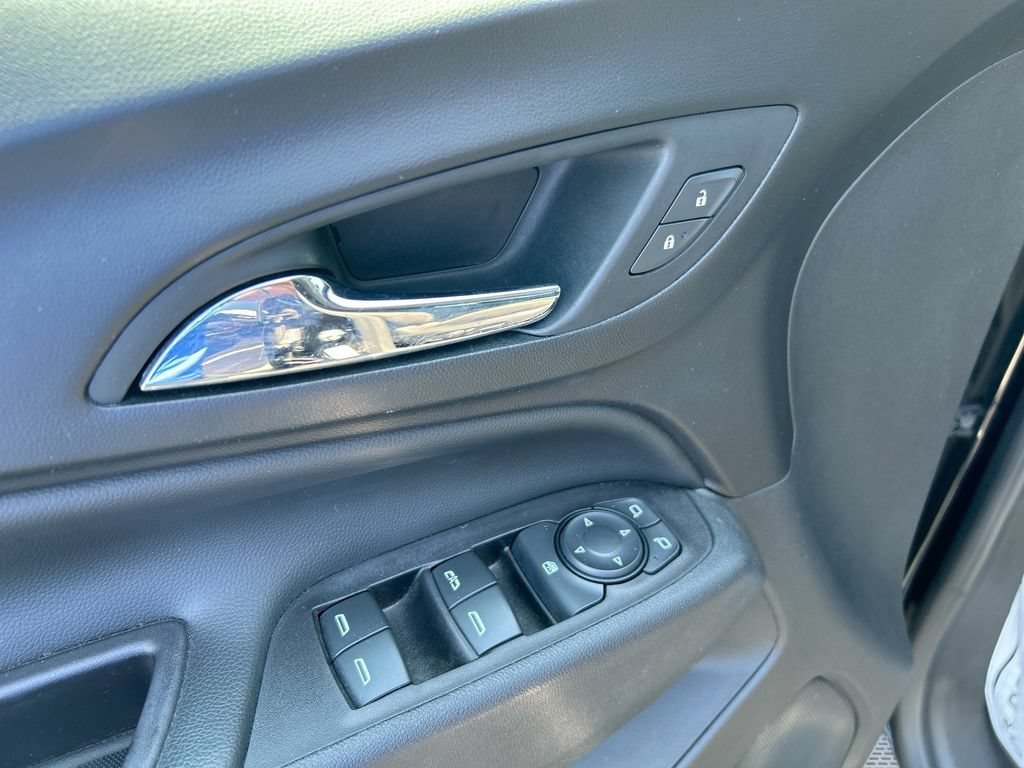 Used 2022 MOSAIC BLACK METALLIC Chevrolet LT image 25