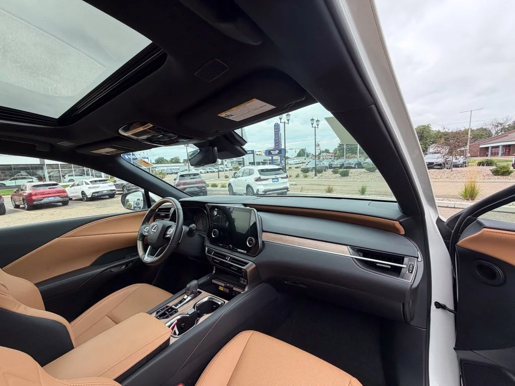 Used 2024 White Lexus 350 Premium image 10