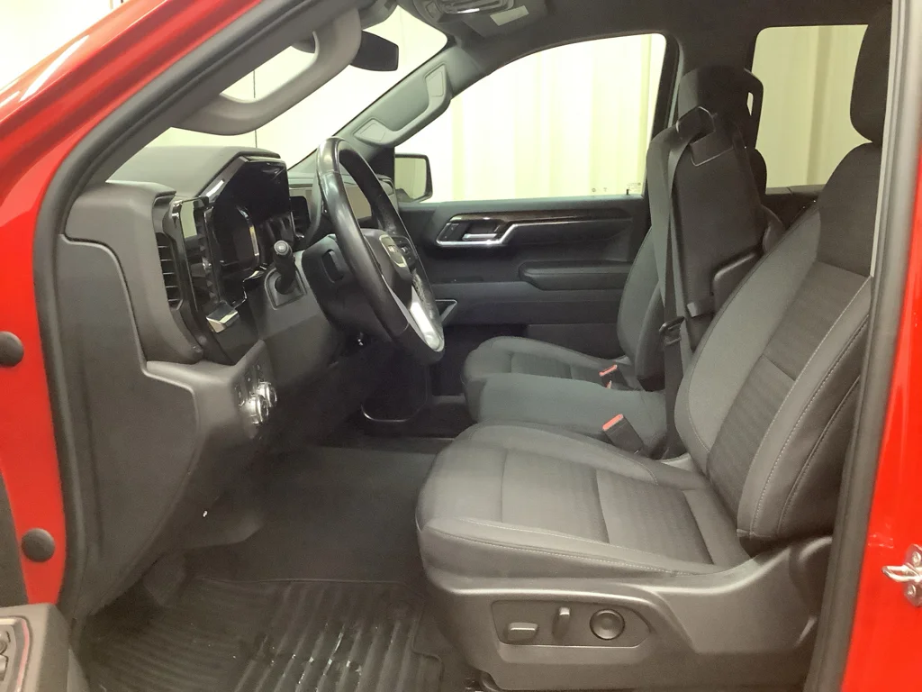 Used 2022 Cardinal Red GMC Elevation image 13