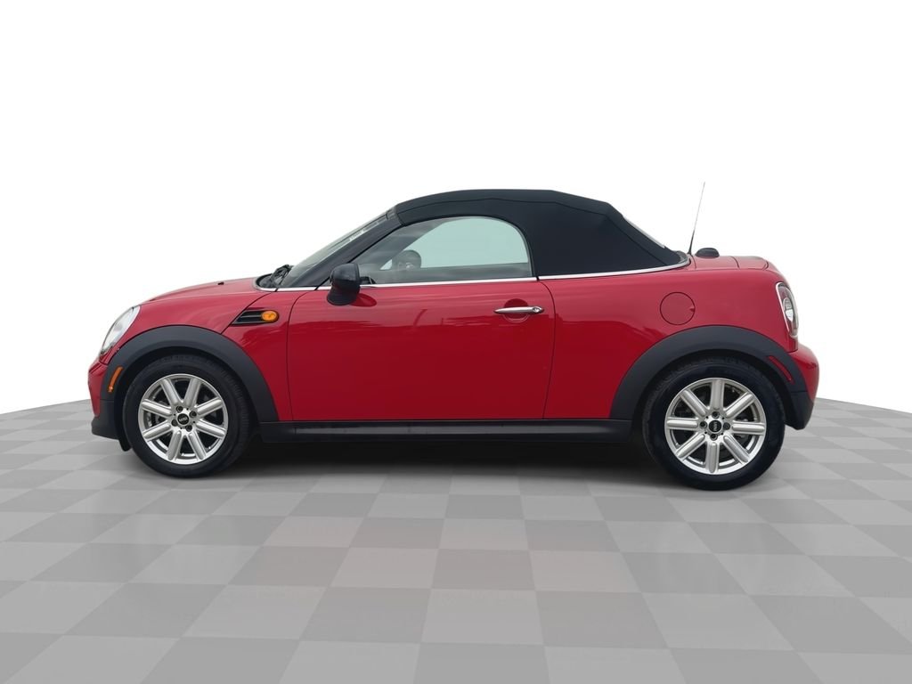 Used 2013 Red MINI  image 5