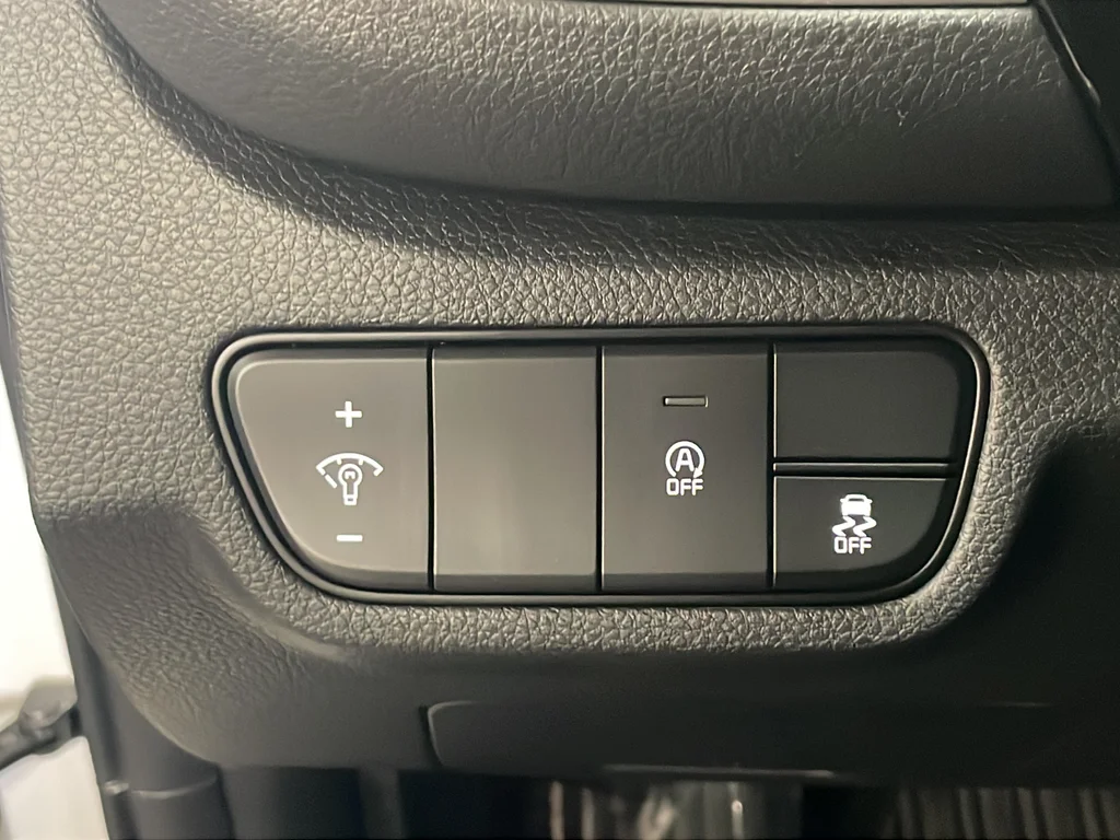 Certified Used 2024 White Kia S image 28