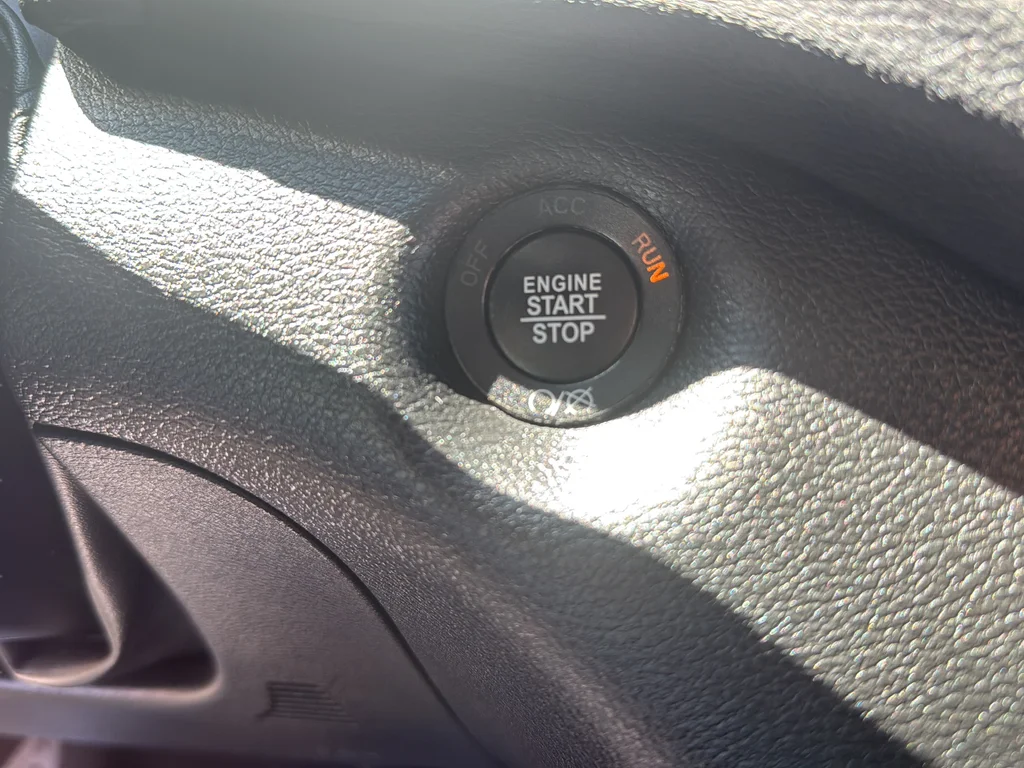 Used 2021 Gray Jeep Latitude Plus image 11