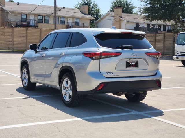Used 2021 Black Toyota L image 3