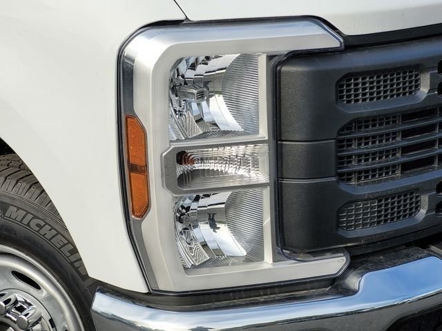 New 2026 Oxford White Ford F-250® XL image 85