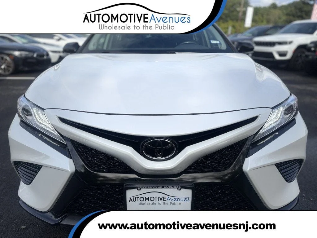 Used 2020 Wind Chill Pearl Toyota XSE Automatic w/ Navigation, Panoramic Roof & Two-Tone Roof image 1