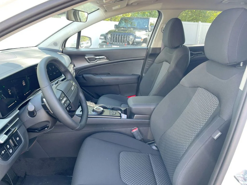 Certified Used 2026 White Kia S image 37