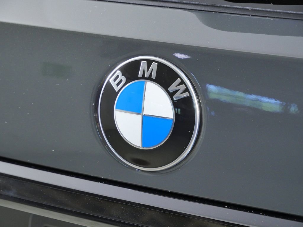 New 2027 Dravit Grey Metallic BMW xDrive40i image 11