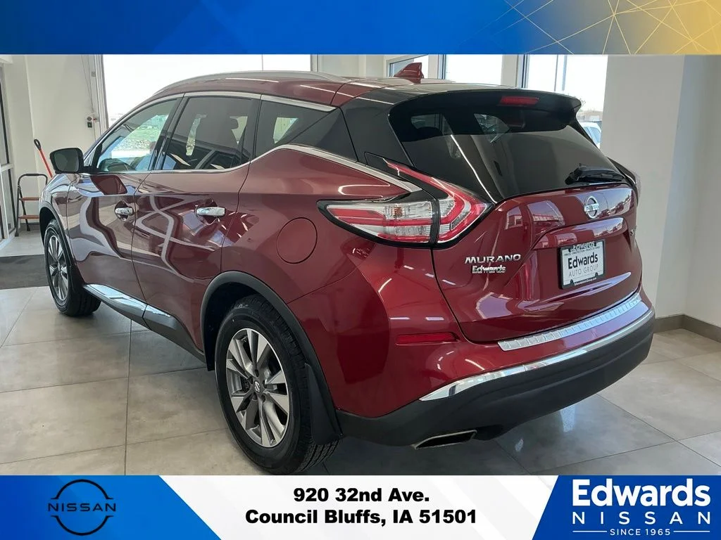 Used 2018 Red Nissan SL image 6