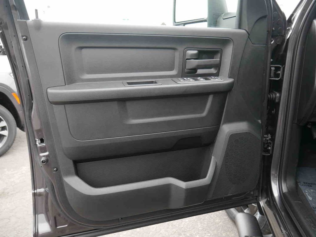 New 2026 Granite Crystal Metallic Clear-Coat Exterior Paint RAM  image 25