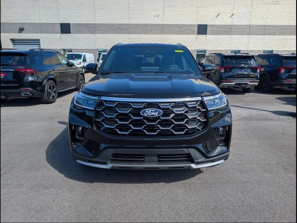 New 2027 Agate Black Metallic Ford Platinum™ image 2