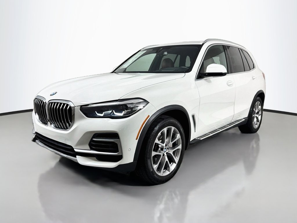 Used 2023 White BMW sDrive40i image 1