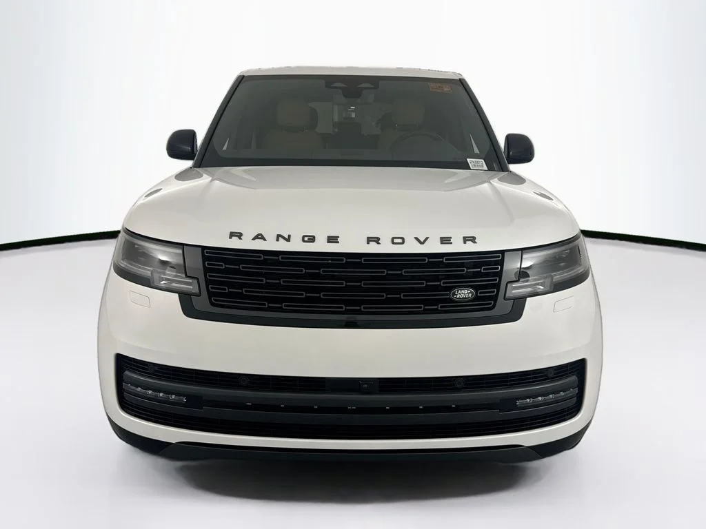 New 2026 Ostuni Pearl White Land Rover SE image 2