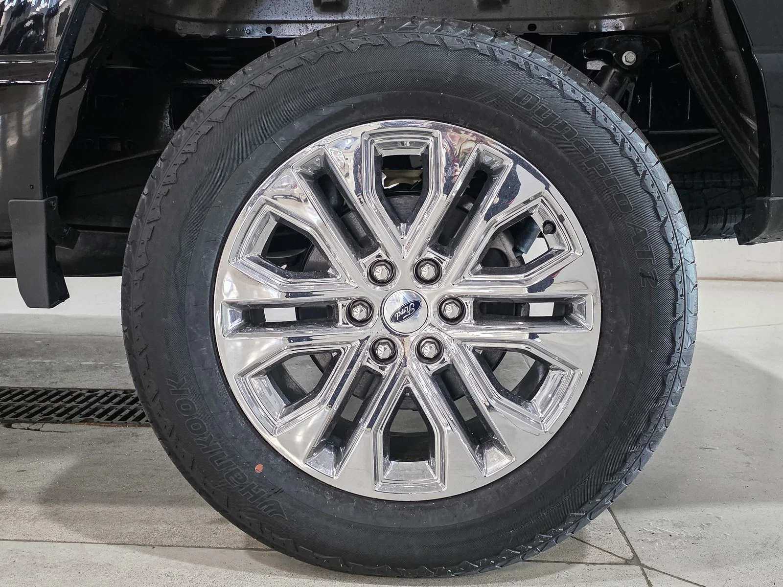 New 2026 Agate Black Metallic Ford Lariat® image 18