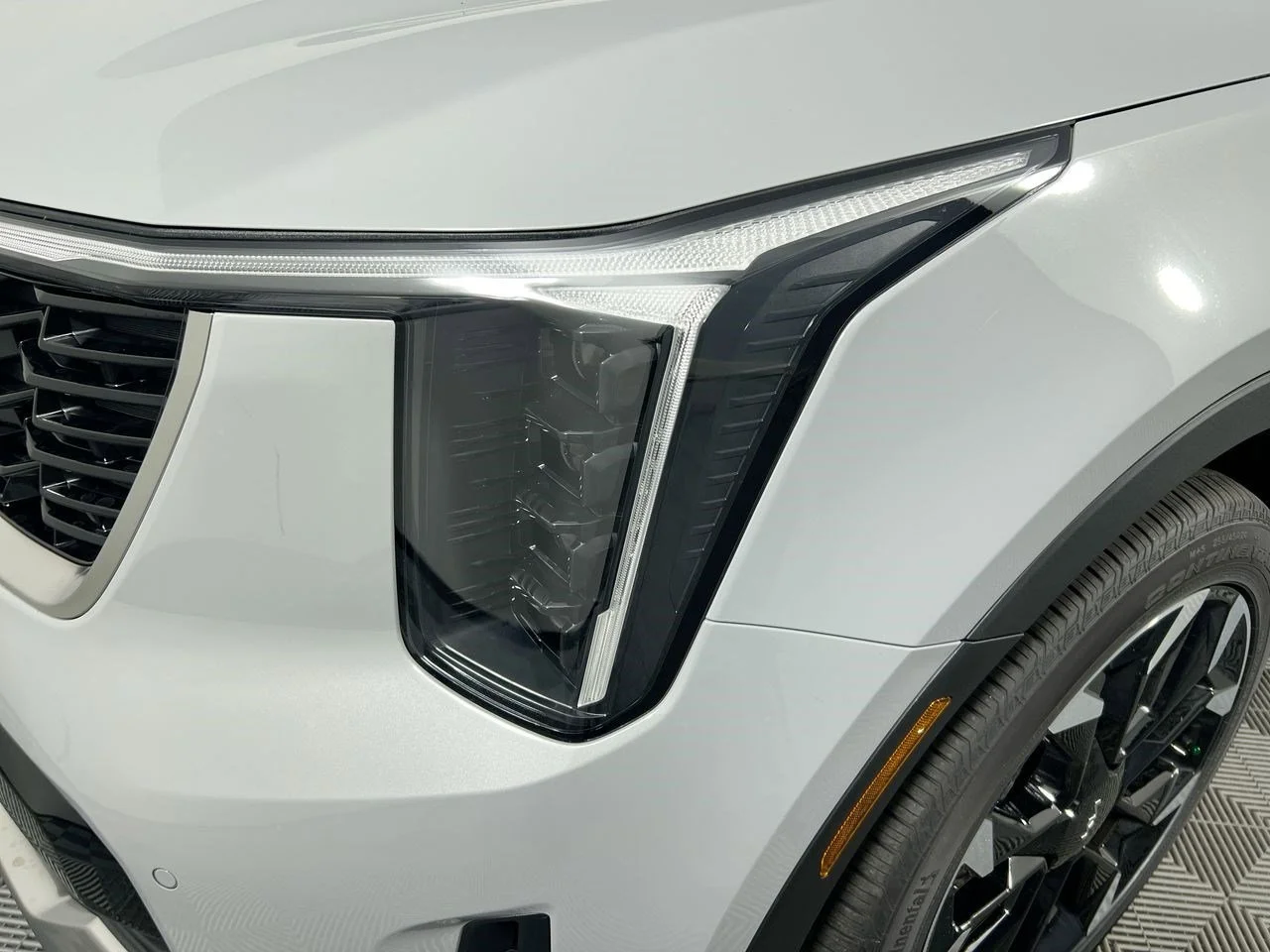 New 2026 Glacial White Pearl Kia EX image 10