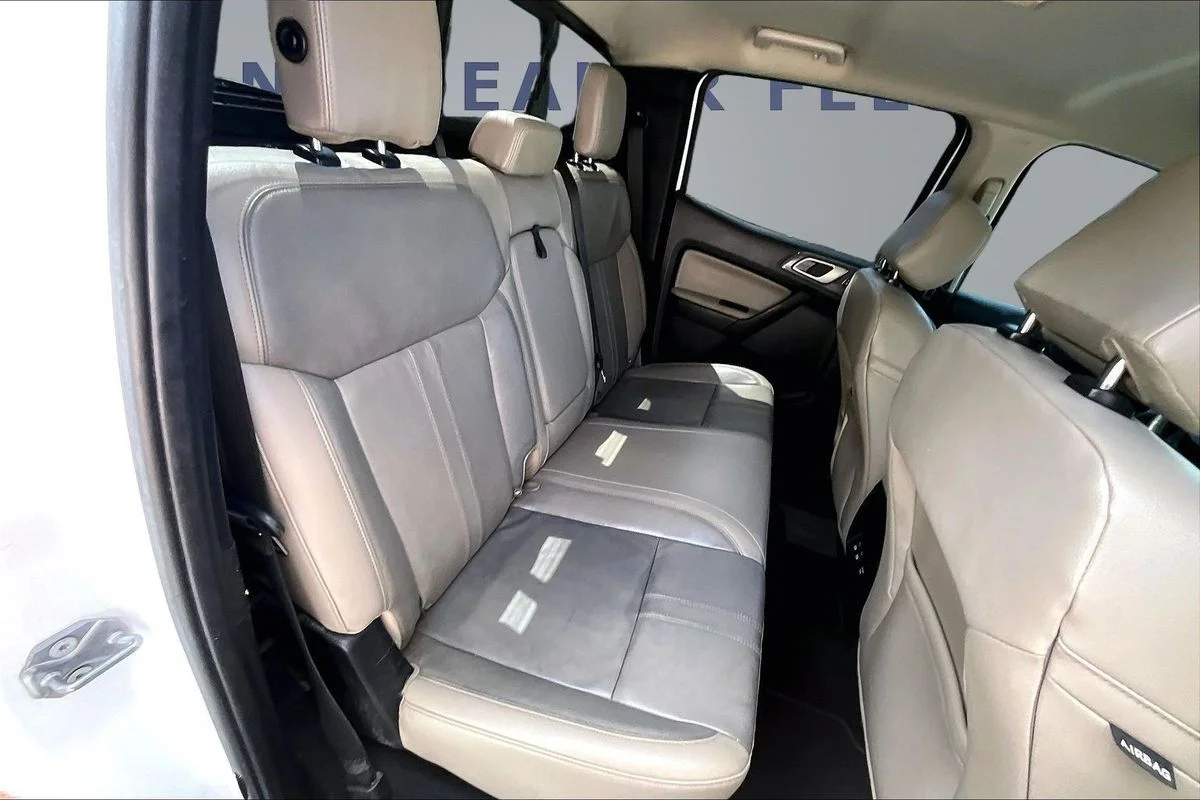 Used 2019  Ford LARIAT image 26