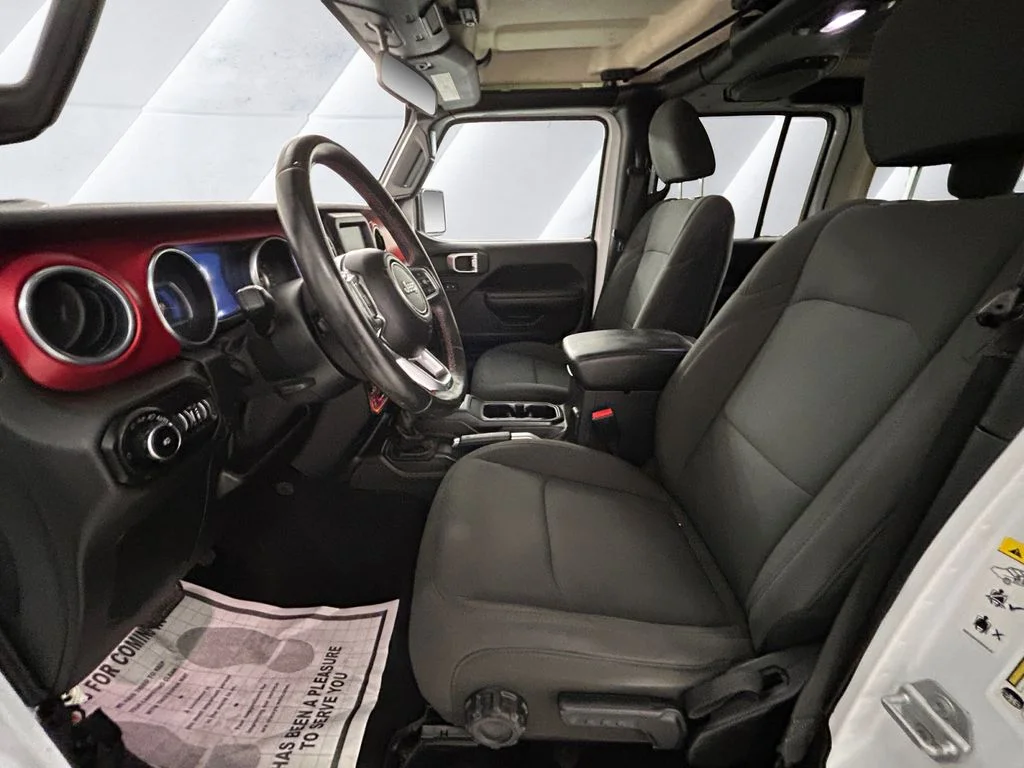 Used 2018 White Jeep Unlimited Rubicon image 7