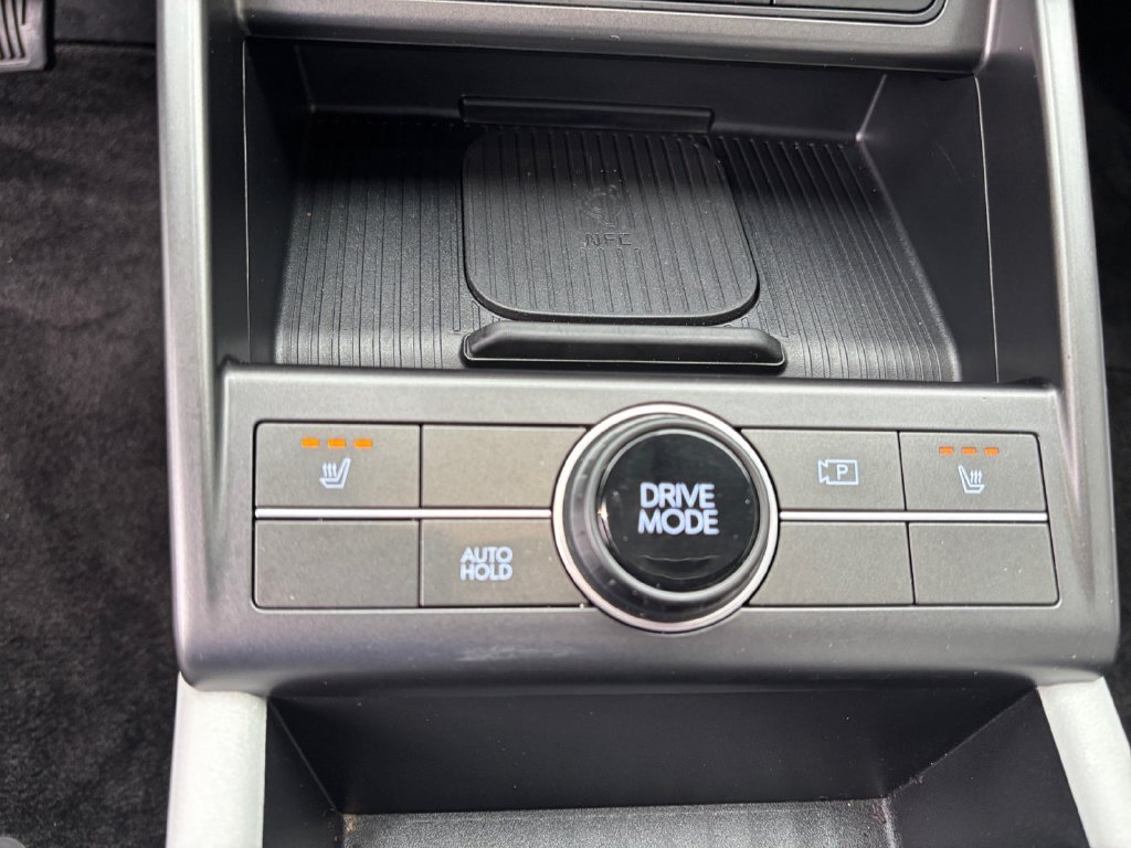 Used 2025 Green Hyundai SEL Convenience image 24