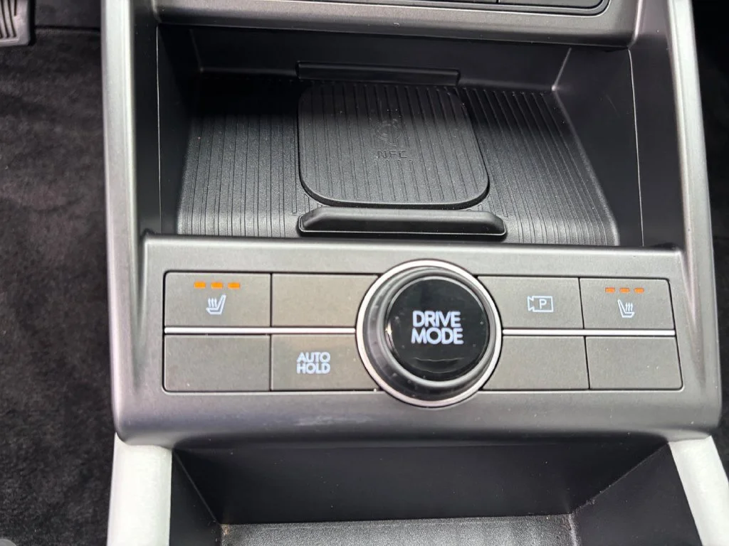 Used 2025 Green Hyundai SEL Convenience image 24