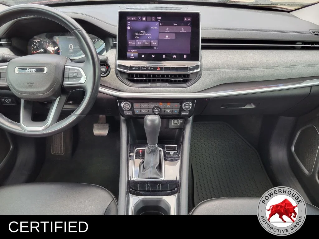 Used 2022 Red Jeep Latitude image 21