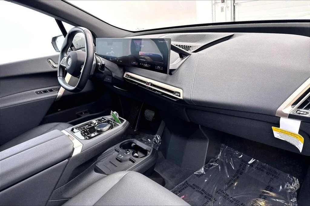 New 2026 Dune Grey Metallic BMW xDrive45 image 30