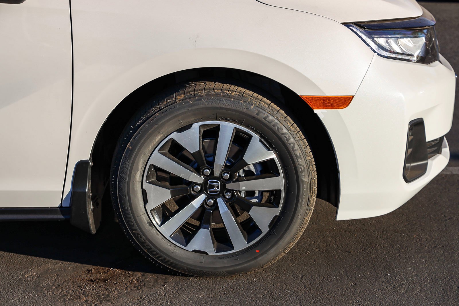 New 2026 Platinum White Pearl Honda EX-L Auto image 10